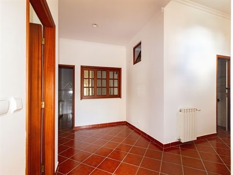 Moradia para Restaurar T4