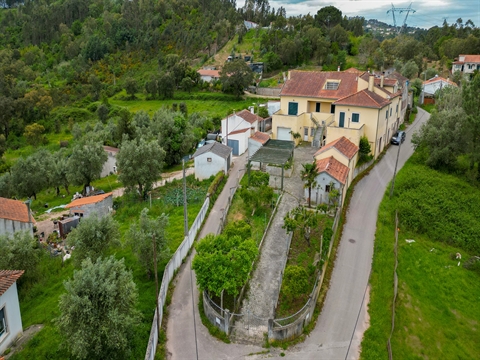 Moradia para Restaurar T4