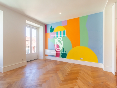Venda de Apartamento T1 renovado com muita luz em Lisboa
